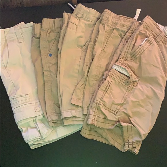 Boys shorts size 5/6 - Picture 2 of 3